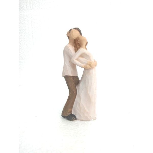 modern-art-couple-hold-together-showpiece3062-2