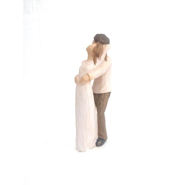 modern-art-couple-hold-together-showpiece3062-3